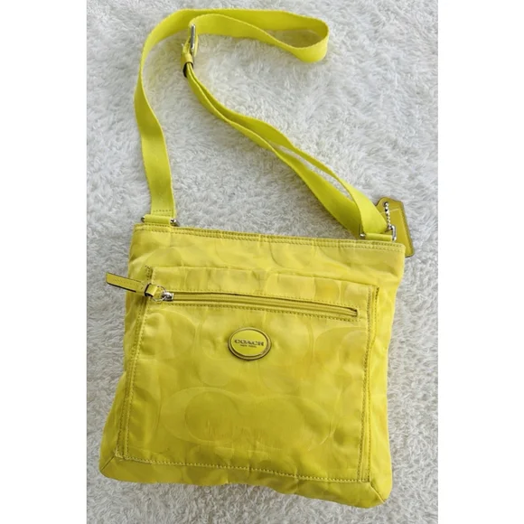 Vintage 90’s Coach Signature Logo Yellow
Nylon Colorblock Crossbody Bag F77408 - Picture 2 of 15